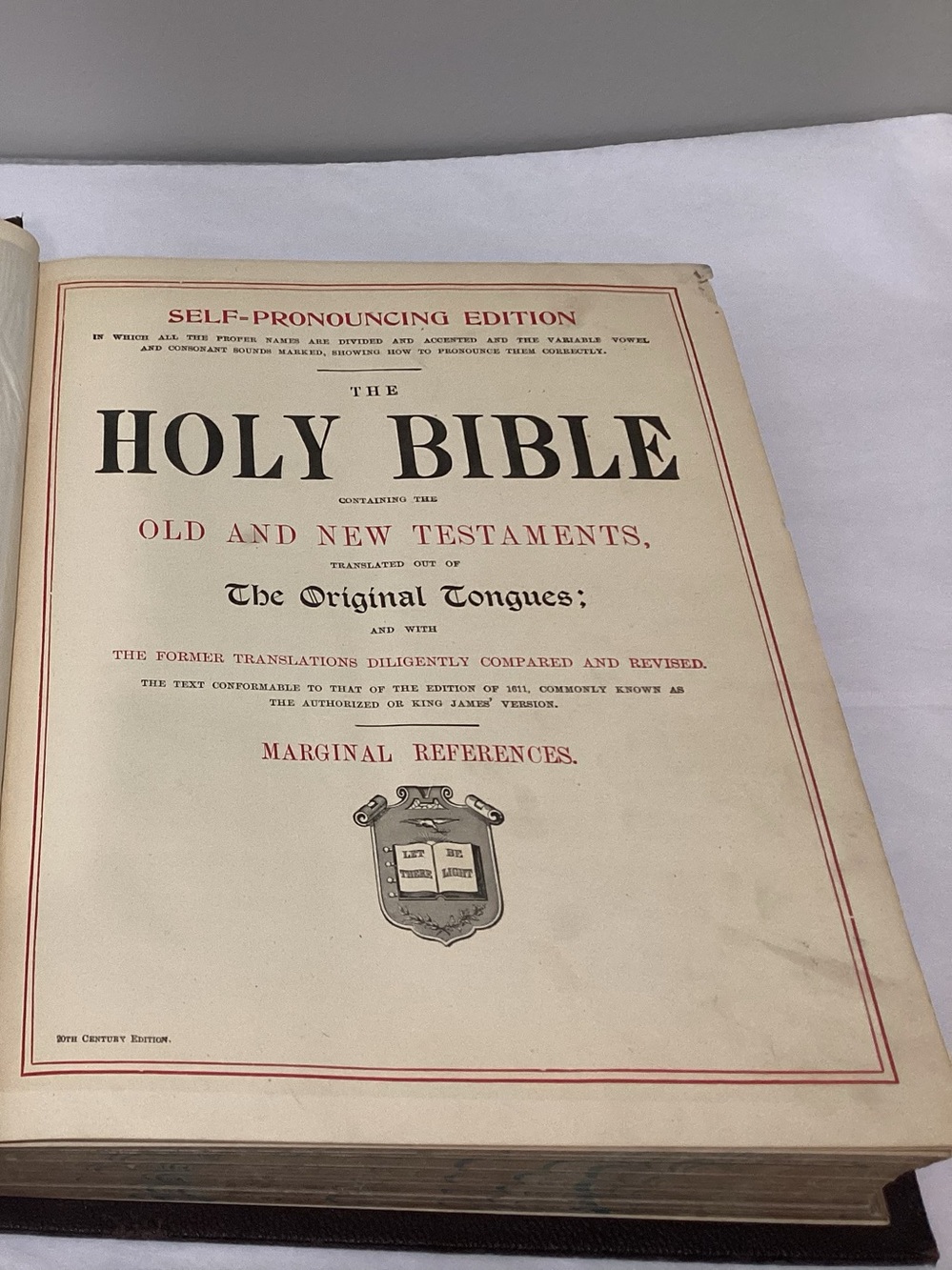 Antique 1903 Holy Family Bible, A.J. Holman & Co. Victorian Ornate - Picture 3 of 12